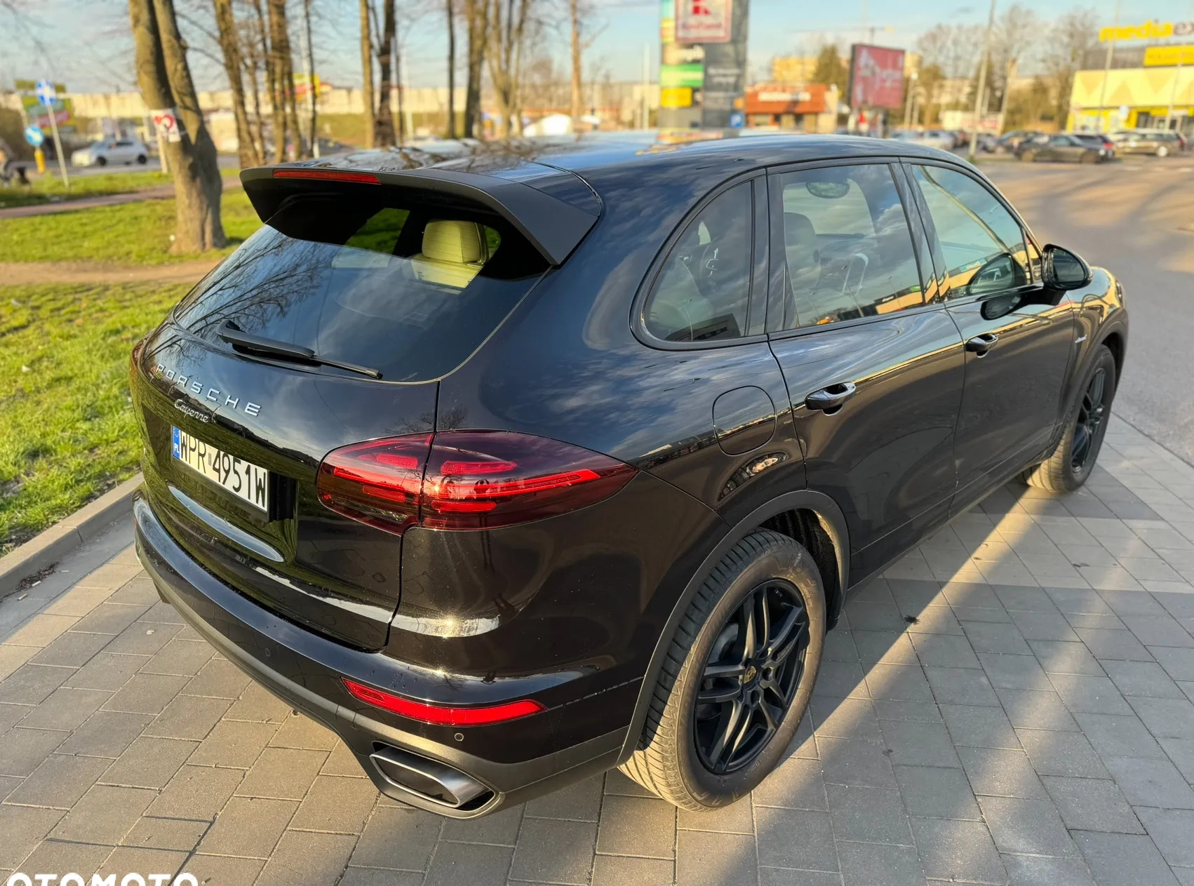 Porsche Cayenne cena 144999 przebieg: 207699, rok produkcji 2015 z Warszawa małe 497